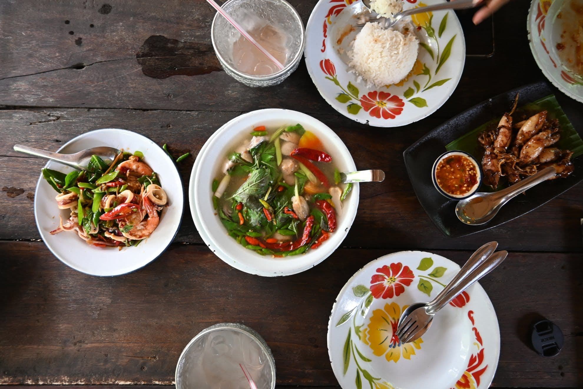 แจกพิกัดร้านอาหาร เด็ด อร่อย ราคาดี ปราณบุรี ประจวบคีรีขันธ์ ร้านกับข้าวตายาย (Grandparents 'food)